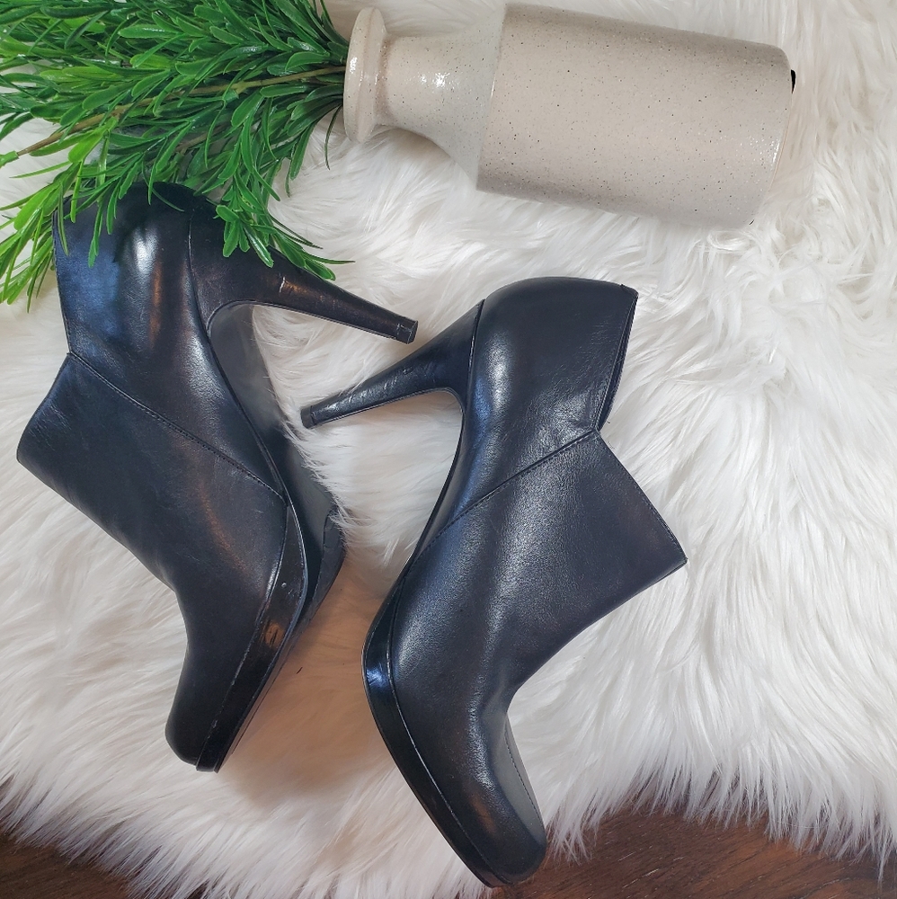 Bandolino Black Round Toe Heels | sz 8.5